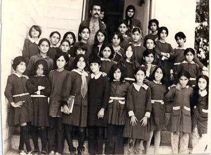 یک قرن با دبستان خیام بی بالان