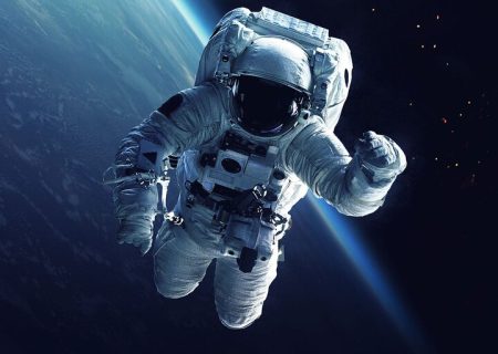 چرا فلزات در فضا به هم می‌چسبند؟